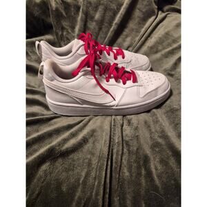 "Nike Sneakers – Comfortable Everyday Tennis Shoes – Size 7Y Great Condition"